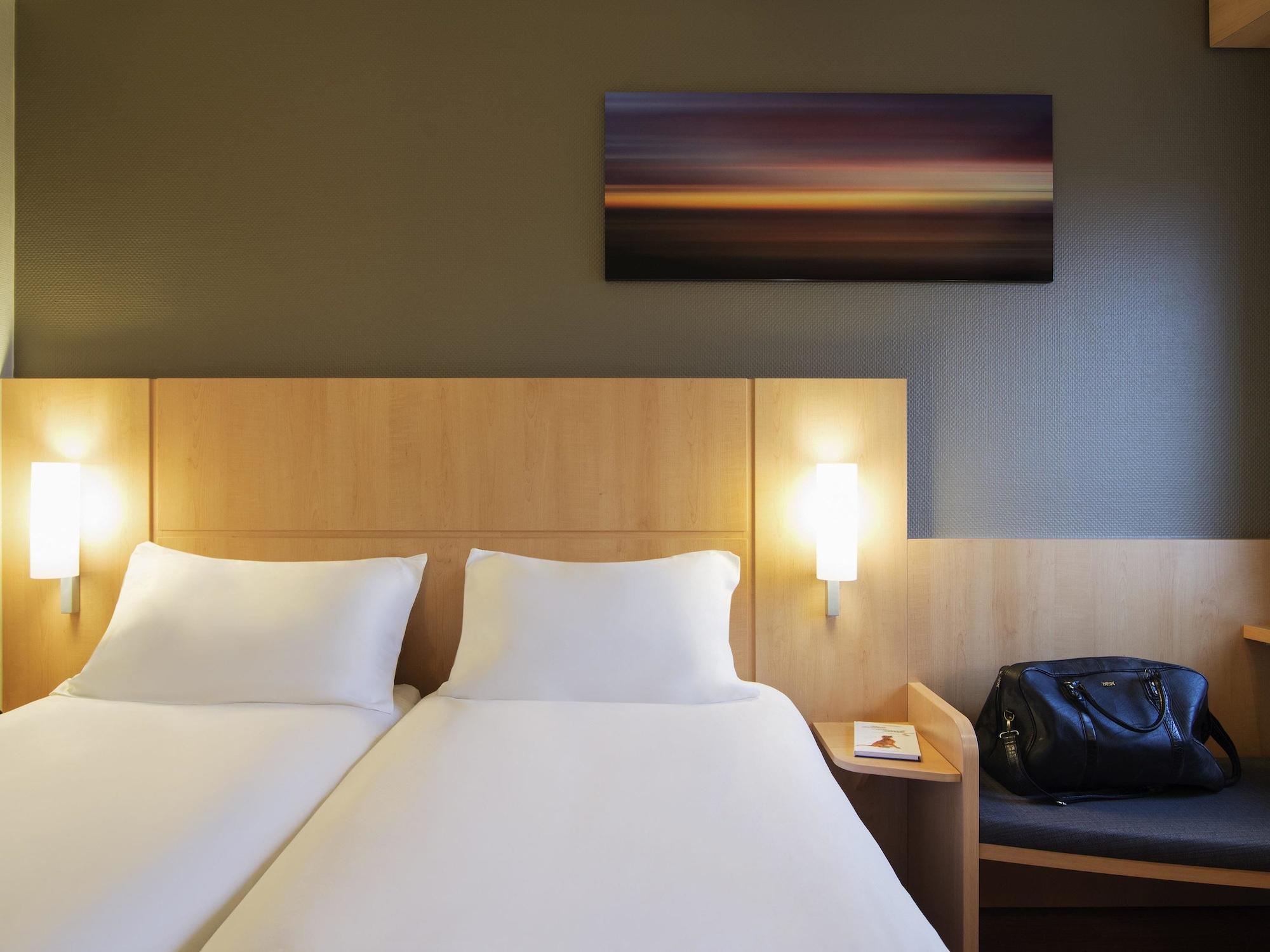 Ibis Rotterdam Hotel 3*