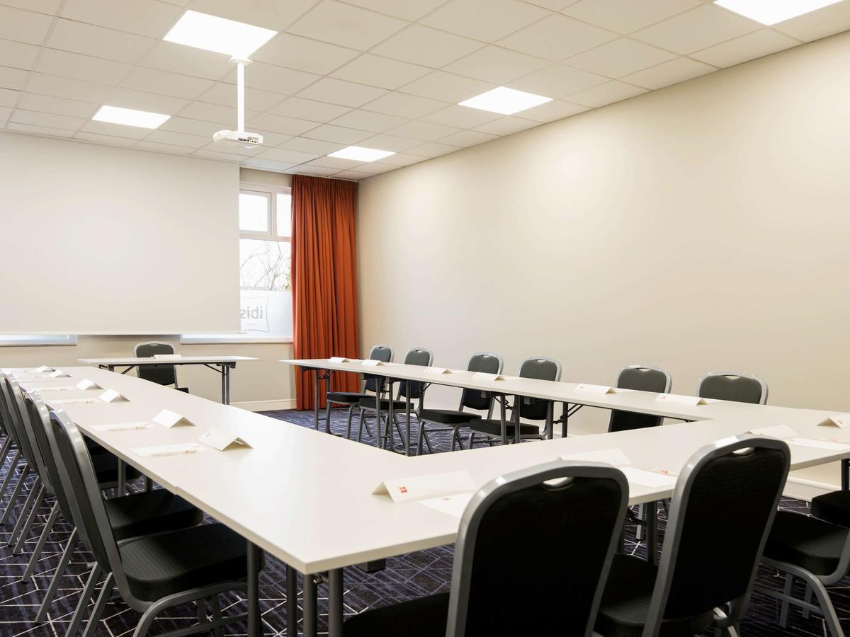 Hotel Ibis Rotterdam 3*